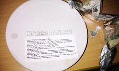 Siêu thị Metro Hoàng Mai bị tố bán phô mai mốc xanh