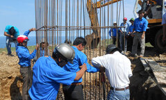 Xây dựng cột cờ chủ quyền trên đảo Lý Sơn