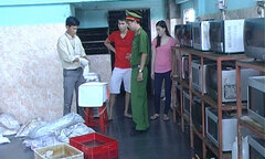 Kẹo “bẩn” được tái chế xuất hiện trên thị trường