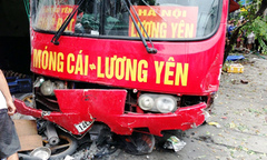 Ngồi trên vỉa hè uống nước vẫn bị xe cán chết