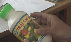 Kinh hoàng hình ảnh  "ép " sầu riêng chín bằng hóa chất