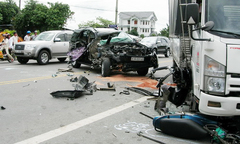 Tai nạn liên hoàn, 2 cán bộ bị thương nặng