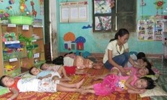 Trăm kiểu giáo viên mầm non làm khó phụ huynh 