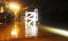 Đôi nam nữ rủ nhau nhảy cầu, một người mất tích