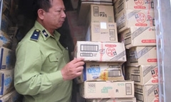 Hà Nội: Hơn 1000 thùng kem không nhãn mác bị tạm giữ