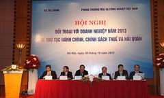 Bộ Tài chính đối thoại với doanh nghiệp về thuế, hải quan