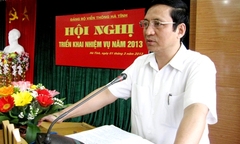 Tước bỏ nhiều chức vụ của một tỉnh ủy viên nhận tiền chạy việc