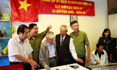 Các chiến sĩ bị tù đày tại Phú Quốc tổ chức họp mặt