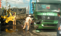 Tai nạn liên hoàn, 4 ô tô biến dạng, 1 phụ xe chết thảm trong cabin