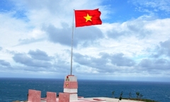 Khánh thành cột cờ Tổ quốc hướng ra Hoàng Sa