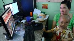 Phụ huynh đau xót xem cảnh bảo mẫu hành hạ con