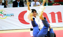 Clip: Nữ võ sỹ Ngọc Tú giành huy chương vàng sau... 30 giây thi đấu