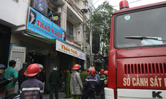 Lao vào tiệm nail thiêu sống người yêu cũ