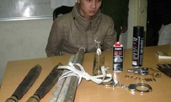 Giấu vũ khí trong phòng trọ, con nghiện tra tay vào còng số 8