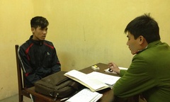 Ghen tuông với “tình địch”, gã trai hành hạ bé gái dã man