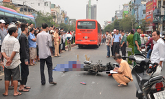 Té xuống đường, nữ sinh viên bị xe khách cán chết