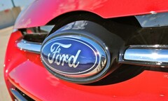 Thuế suất nhập khẩu ô tô nguyên chiếc giảm xuống 50\%