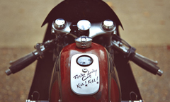 Xe đua hoài cổ “gột” từ siêu mô tô BMW S1000 RR