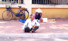 Thâm nhập vào “thế giới” chăn dắt ăn xin