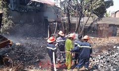 “Bà hỏa” thiêu rụi kho phế liệu tại Gia Lai