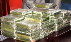 Clip: Bắt đối tượng vận chuyển 60 bánh heroin