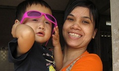 Nỗi niềm nữ công nhân: Đi làm để thoát ế