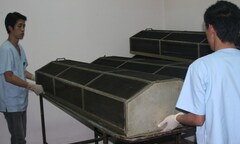  Chuyện của những người “ngủ” cùng xác chết trong bệnh viện