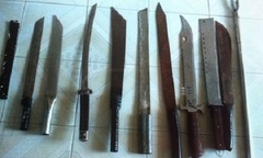 Mua không bán, kêu người mang ô tô và mã tấu đến cướp