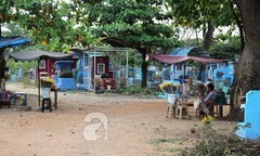 Sống và mại dâm ngay giữa nghĩa trang lớn tại TP. HCM