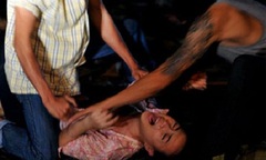 Bắt giữ 9x giở trò đồi bại xong, chụp ảnh tung lên facebook