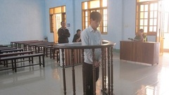 Nam thanh niên hầu tòa vì...bênh phụ nữ