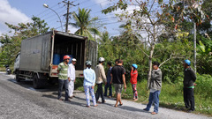 Vụ neo xe chở cá: Đổ hết lỗi cho tài xế