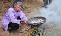 Kỳ lạ nướng đất để ăn ở Vĩnh Phúc 