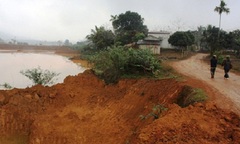 Đội lốt thăm dò, khai thác khoáng sản trái phép?