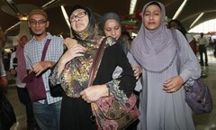 Không loại trừ khả năng khủng bố trên máy bay Malaysia mất tích