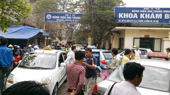 Hà Nội: 1.001 chiêu “chặt chém”, chèn ép khách của  "taxi dù "