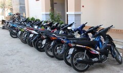 Bắt hàng trăm thanh niên đua xe trên đường cao tốc