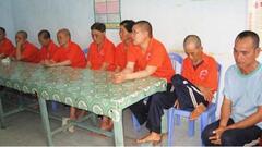 Ngày làm 'nhà sư', tối đi mua dâm