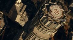 Ngoạn mục màn Drift trên nóc tòa nhà chọc trời