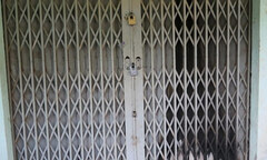 Nhốt người tình cũ rồi phóng hỏa đốt nhà