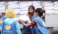 Mỗi chúng ta là một bông hoa trong rừng hoa đẹp