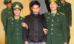 Đưa hàng chục lao động vượt biên để được... tăng lương