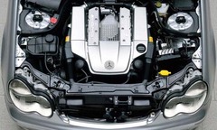 Ô tô kêu cót két khi qua đường xóc, xử trí thế nào?