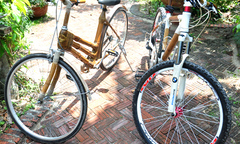 Độc đáo xe đạp làm bằng tre