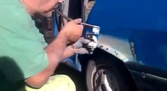 Độc đáo màn sơn ô tô bằng…miệng