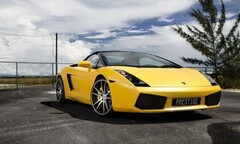 Chiêm ngưỡng màn “xé gió” của siêu xe Lamborghini Gallardo Spyder