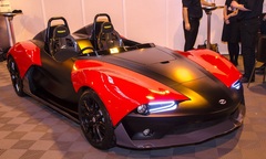 Diện kiến “quỷ nhỏ” Zenos E10