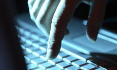  "Hàng cấm " trên Internet lợi nhuận cao hơn cả ma túy