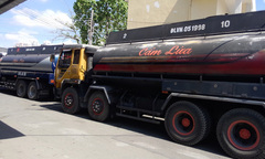 TP HCM: Phát hiện nhiều xe bồn chở dầu pha nước 