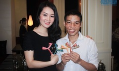 Thụy Vân đồng hành cùng cậu bé không có khuôn mặt làm từ thiện